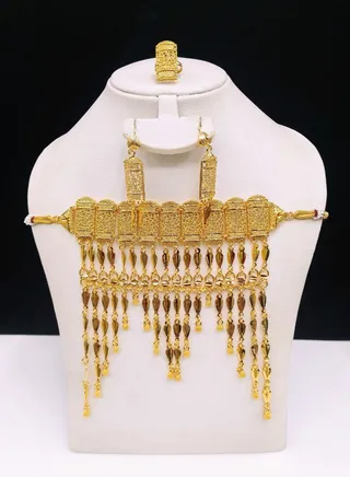 Women Imitation Artificial Jewellery Set 4 Piece Necklace , Earing Pair and Ring Gold Plated set 