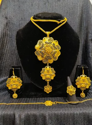 Arabic Women Imitation Artificial Jewellery  Set 5 piece Chain, Pendant ,Bracelet, Earing , Rings Gold Plated - No -10 