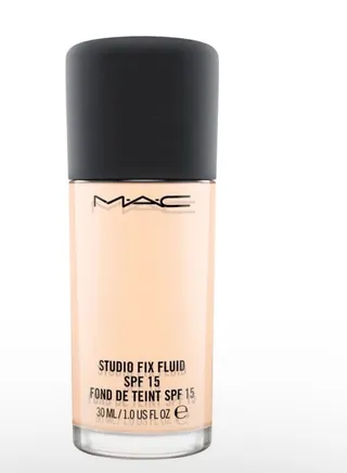 Studio Fix Fluid Foundation SPF15 NC15 