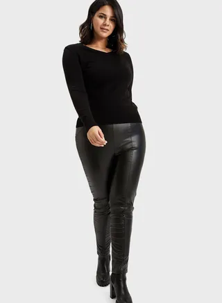 Basic V-Neck Sweater 