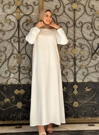 Gorgeous looking basic abaya made of luxurious imported C Y fabric in beautiful white 