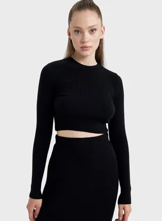 Round Neck Sweater 