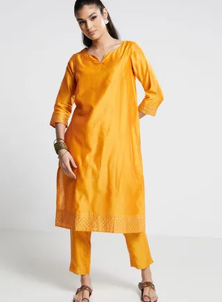 Notched Neck Long Kurti Set 