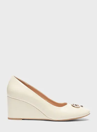 Round Toe Pumps 