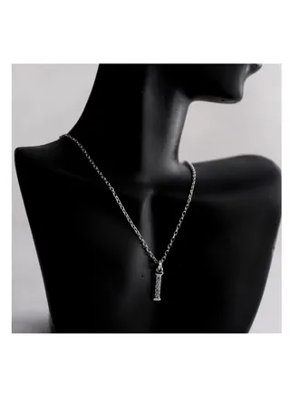 Silver pendant necklace with a unique design with the letter I 