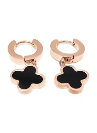 Graceful Four Leaf Clover Design Earings 