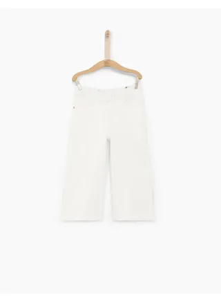 Comfortable And Stylish Shorts White 