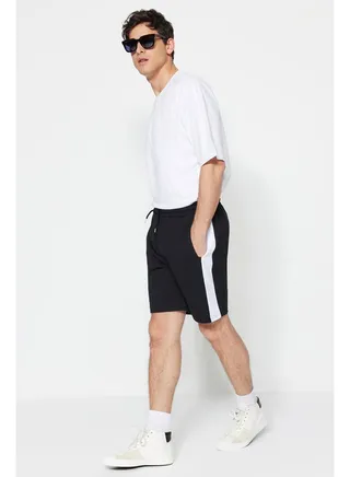 Black Men Regular Cut Medium Length Elastic Waist Lace Up Color Paneled Shorts 