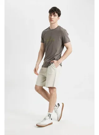 Man Slim Fit Knitted Short 