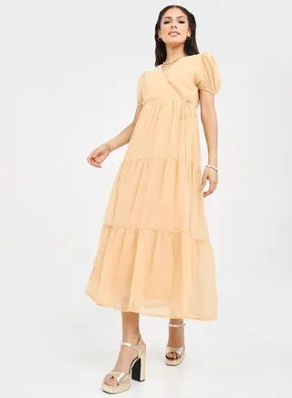 Short Puff Sleeves Plain Tiered Midi Dress 