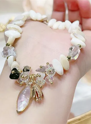 White seashell exotic heavyduty exquisite hand jewelry 