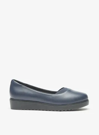 Women Solid Round Toe Ballerina Shoes with Gusset Detail and Heels 