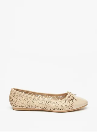 Women Cutwork Detail Slip On Round Toe Ballerina Shoes