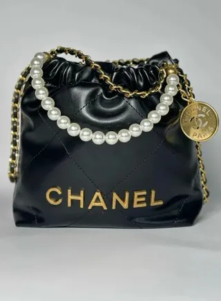 C H A N E L 