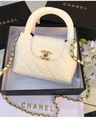 C H A N E L 