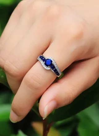 Elegant Silver Plated Cubic Zirconia Ring For Women Size 7 