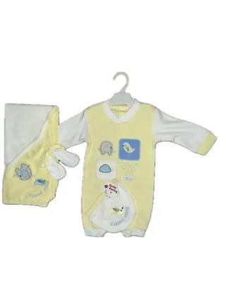 New Born Baby clothes kit set of 4 pieces.. 
