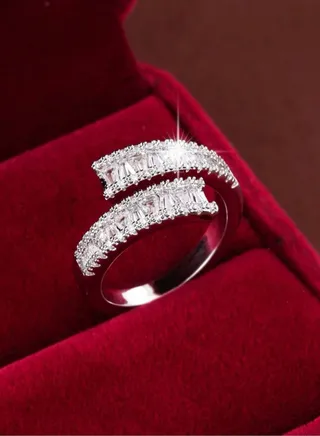Luxury & Elegant Silver Plated Ring For Women Cubic Zirconia One Size 