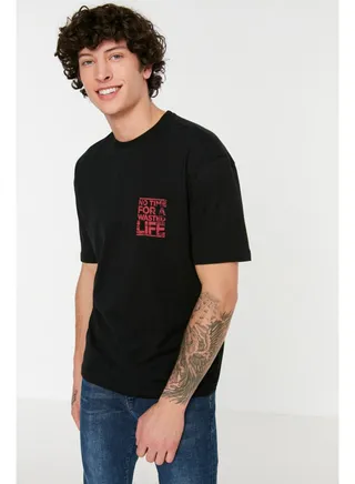 Black Men's Relaxed/Casual Cut Crew Neck Text Printed  T-Shirt 