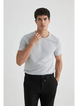 Man Smart Casual Slim Fit Crew Neck Short Sleeve Knitted T-Shirt 