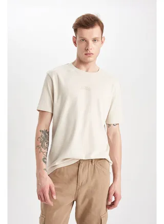 Man Regular Fit Crew Neck Short Sleeve Knitted T-Shirt 