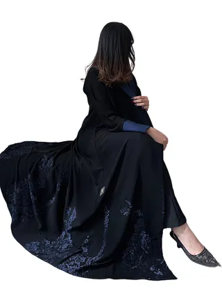 Al Dana Abaya is navy blue 