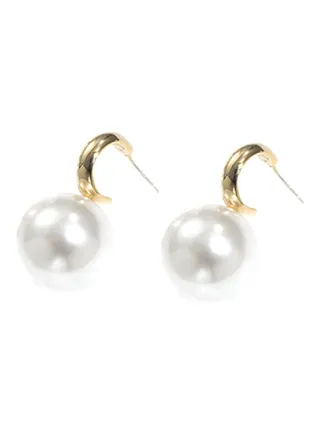 Pearl Studded Stud Earrings 