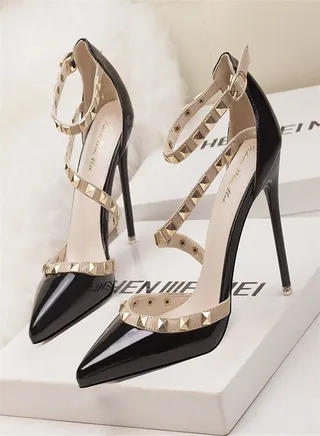 Minimalist shallow mouthed pointed rivet hollowed out one line high heels Black 