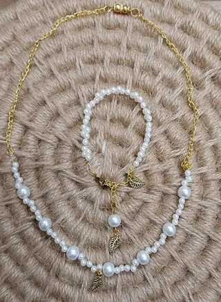 Artificial pearl necklace and bracelet set for women 