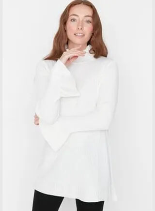 Ecru Stand-Up Collar Knitwear Sweater TCTAW23AK00039