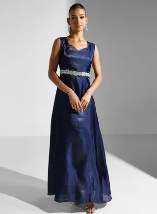 Embellished Sleeveless Dress With Cape