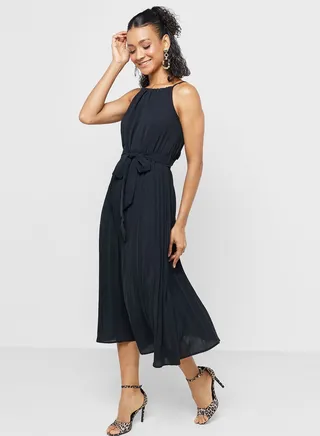 Halter Neck Pleated Dress 