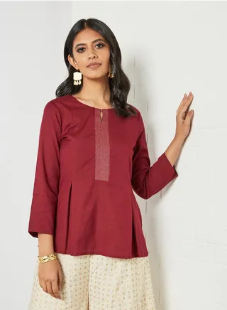 Key-Hole Neck Top Wine 