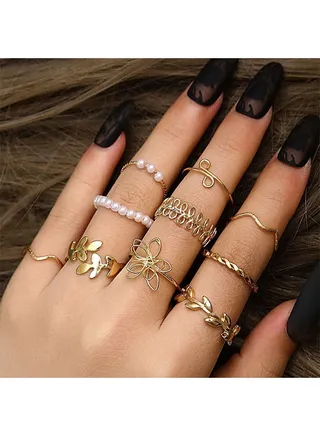 10Pcs Bohemian Knuckle Stacking Rings for Teen Girls,Women’s Multiple Stackable Rhinestone Pearl Flowers Joint Finger Rings Dainty Stack Gold Midi Rings Set 