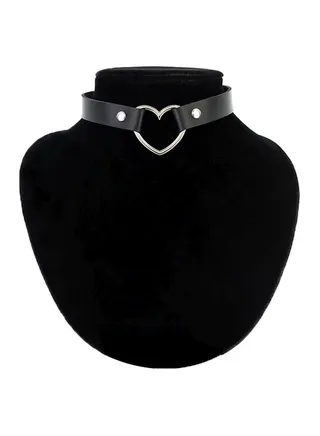 Leather Heart Shaped Choker Necklace 