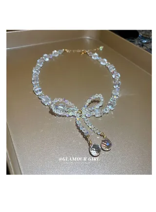 Crystal bow necklace 