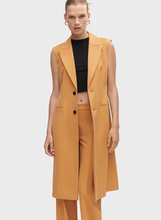 Button Detail Gilet 