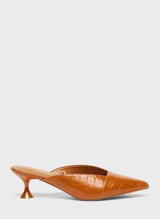 Pointed Toe Mid Heel Pumps 