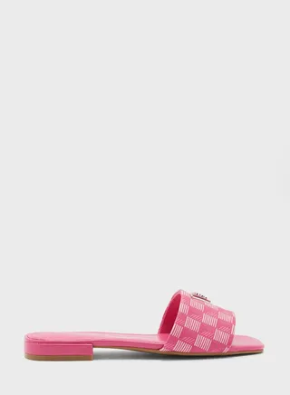 Tamed Sandals