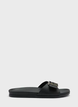 Hardware Flat Flat Sandals