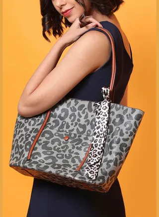 Textured Oversized Shopper Hand Bag with Zip Lock