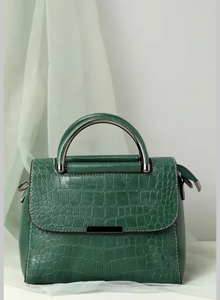 Textured Casual PU Leather Regular Hand Bag with Zip Lock For Women