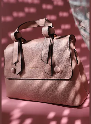 Solid Magnet Lock Regular Faux Leather Hand Bag with Detachable Strap For Women
