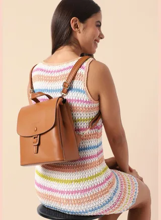 Solid Magnet Lock Regular Faux Leather Backpack with Detachable Strap For Women