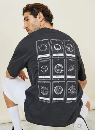 Oversized Acid Wash Back Planet Graphic Print T-shirt