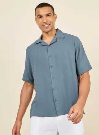 Solid Resort Collar Relaxed Fit Shirt