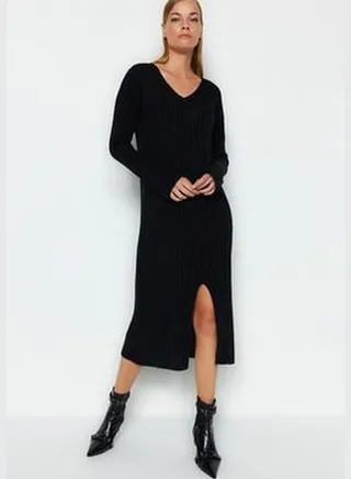 Black Midi Knitwear V-Neck Dress TWOAW24EL00066