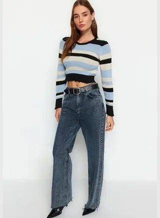 Black Crop Color Block Knitwear Sweater TWOAW24KZ01227