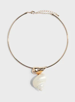 Seashell-Pendant Necklace