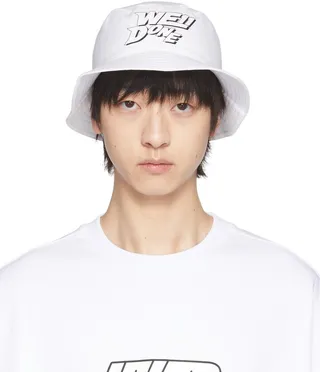 We11done White Basic Logo Bucket Hat